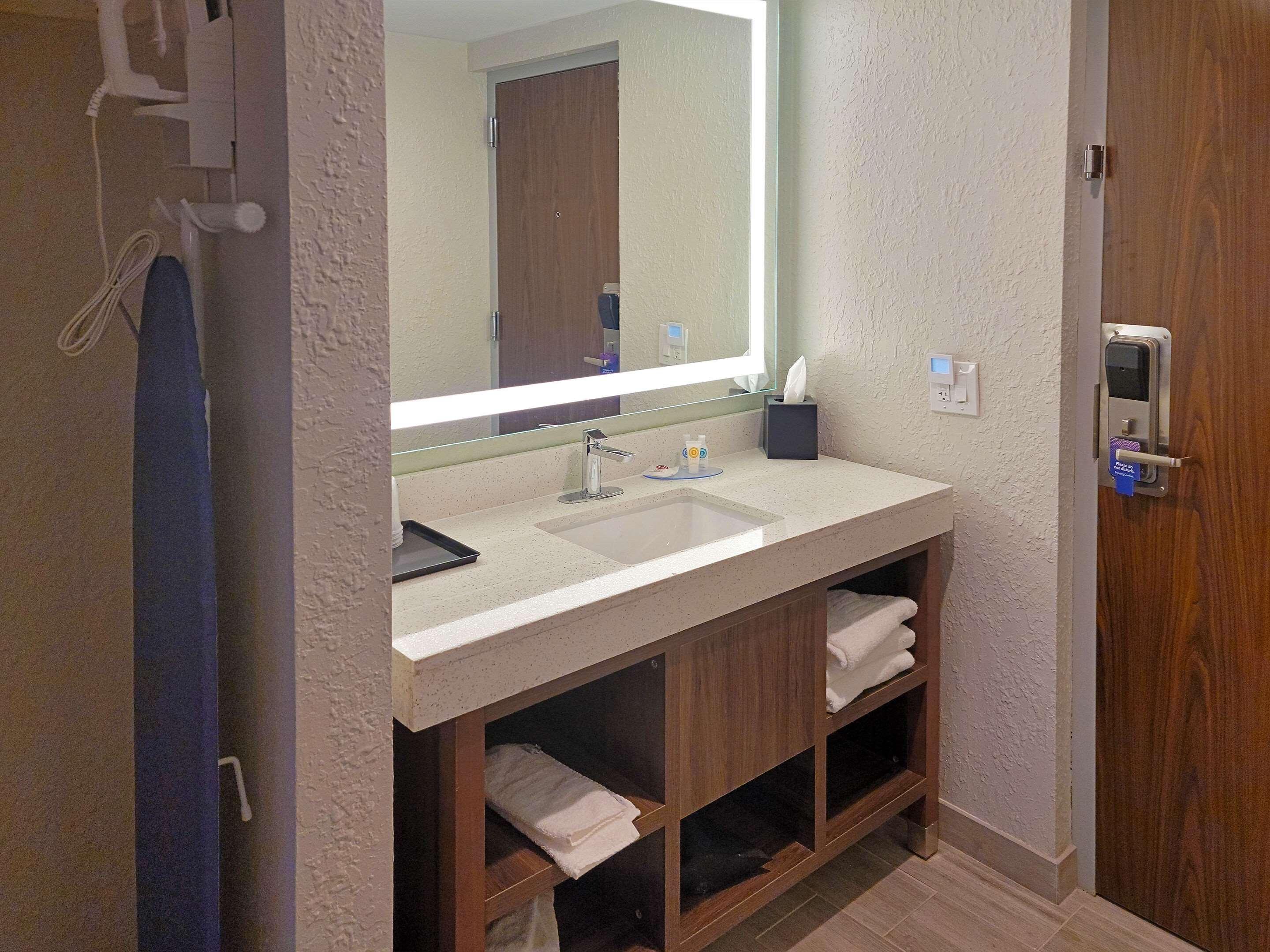 Comfort Inn & Suites Wyomissing-Reading מראה חיצוני תמונה